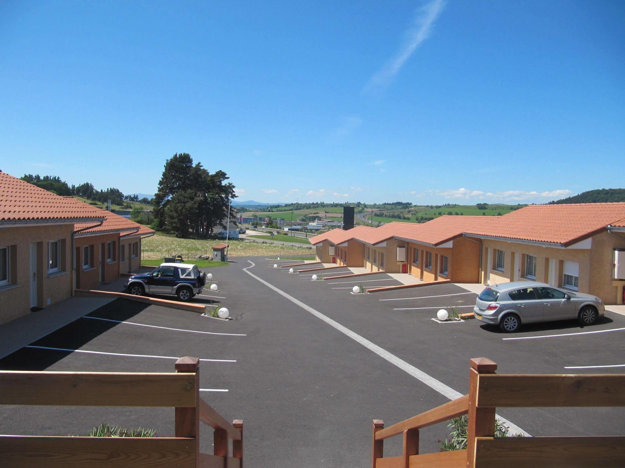 Hôtel Cantal Cottages Saint-Georges (Cantal) Exterior foto